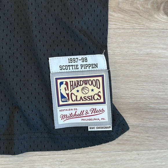 Scottie Pippen Chicago Bulls 1997/98 Hardwood Classics Swingman PlayerJersey - Picture 5 of 12